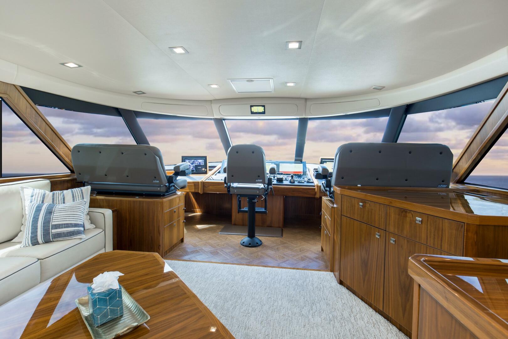 2016 Viking 92 Enclosed Bridge 
