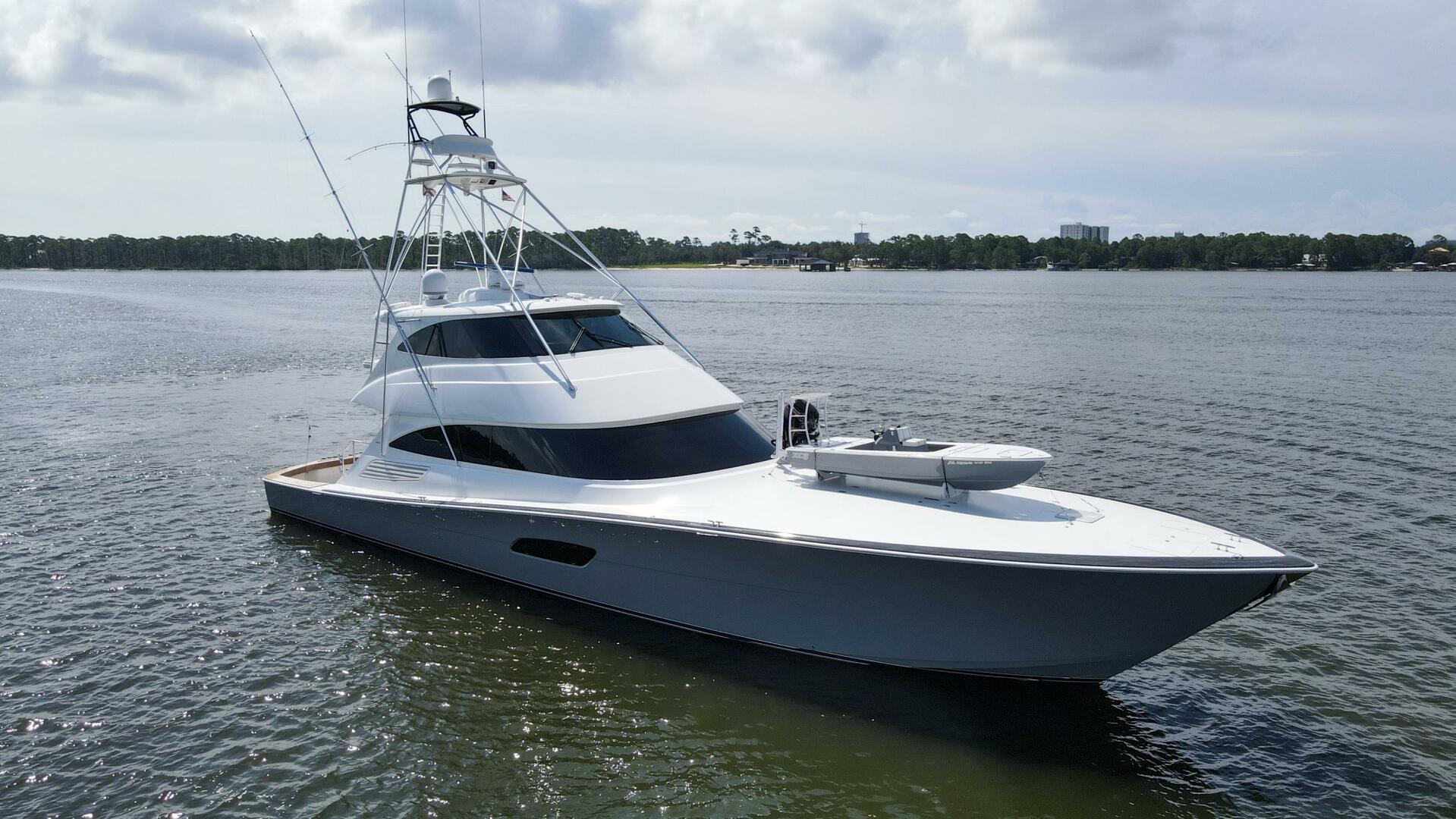 2016 Viking 92 Enclosed Bridge 